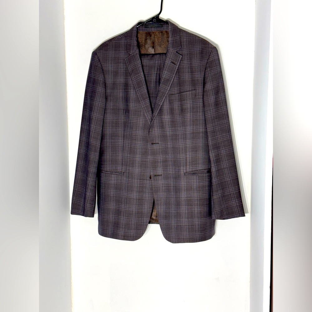Sand Copenhagengen suit. 100% wool. EI 52/US 42